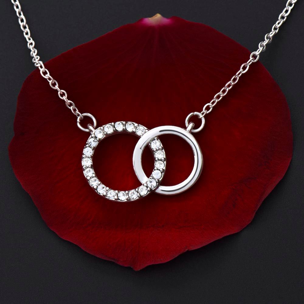 To My Amazing Mom - Joined Circle Necklace - Az001